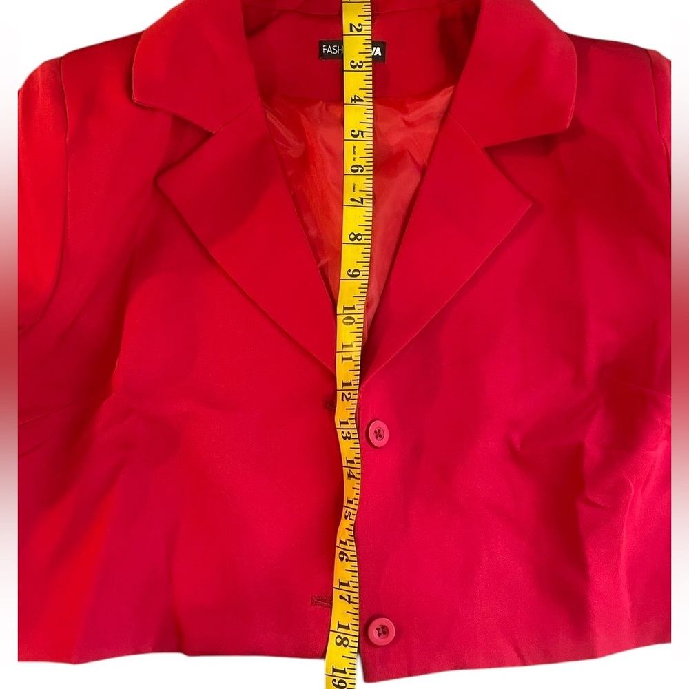 Chic Red Cropped Blazer,Two-Button Blazer, Large,New - Picture 6 of 7